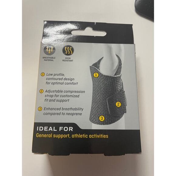 FUTURO Wrist Performance comfort support Adjustable 3M NEW BLACK GYM WORK OUT - Picture 2 of 2